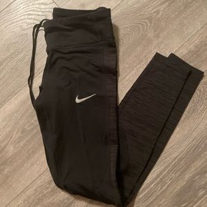 Small Nike leggings